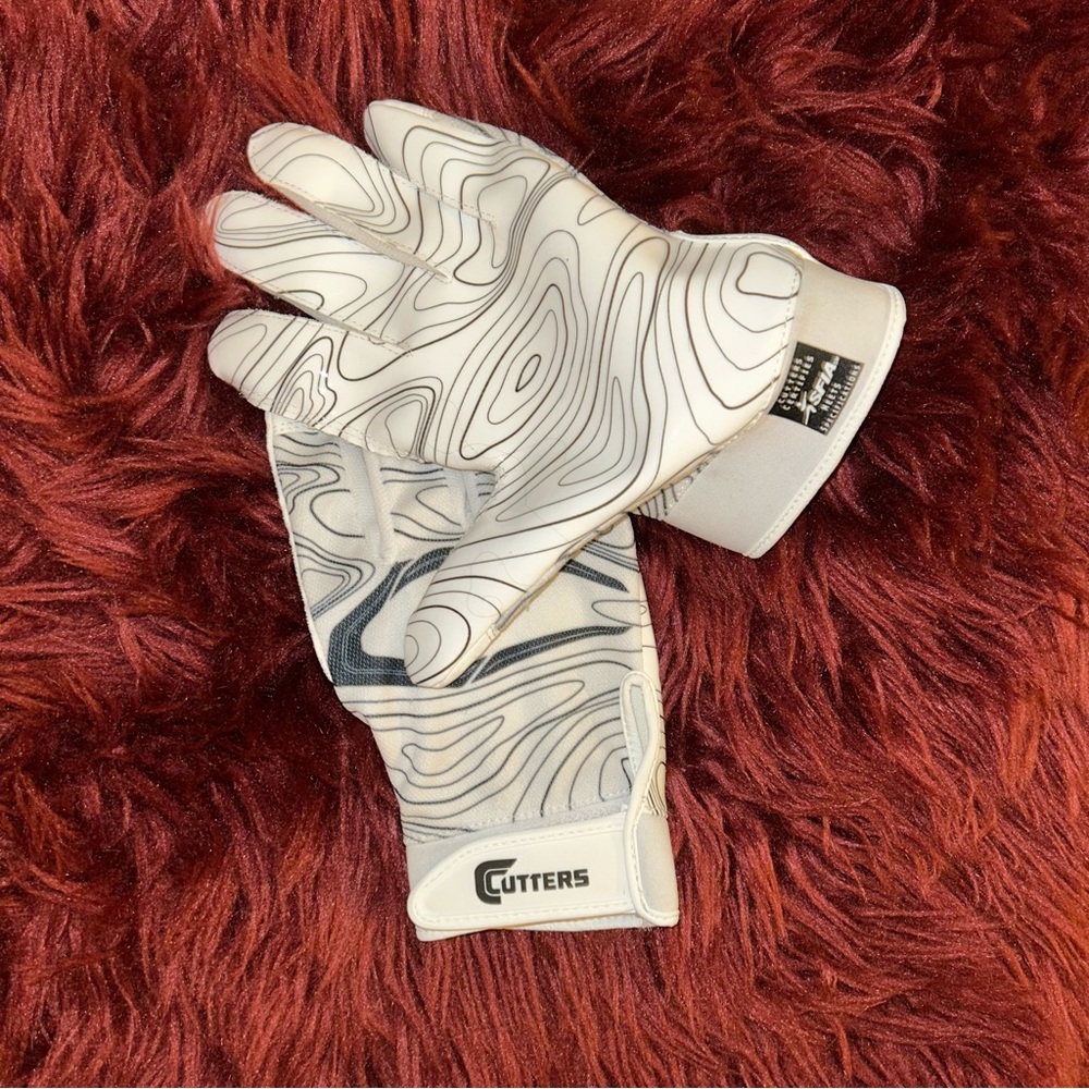 Cutters Football Gloves - White - L/XL